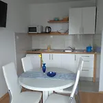 Riba 3* Makarska