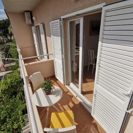 Riba 3* Makarska