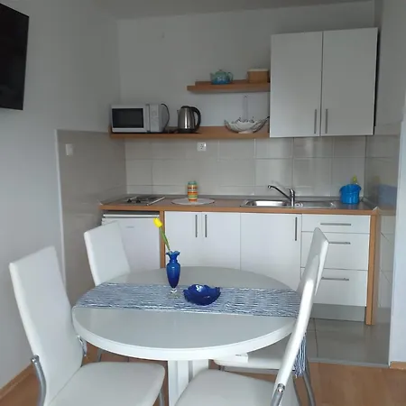 Riba 3* Makarska