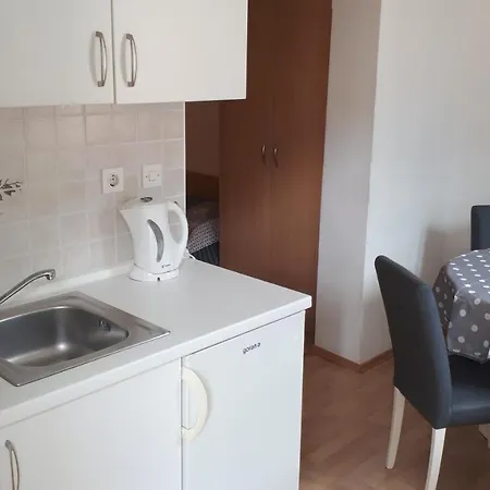 Riba 3* Makarska