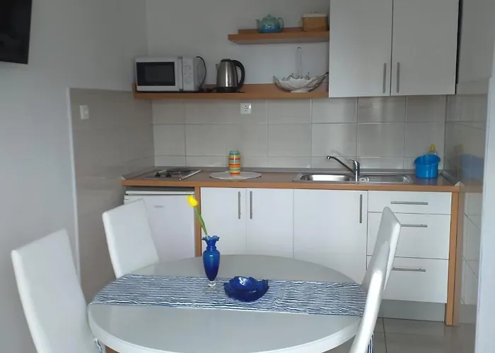 Riba 3* Makarska