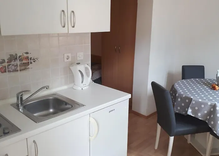 Riba 3* Makarska