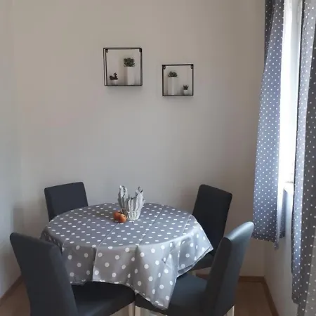 Riba Konukevi Makarska